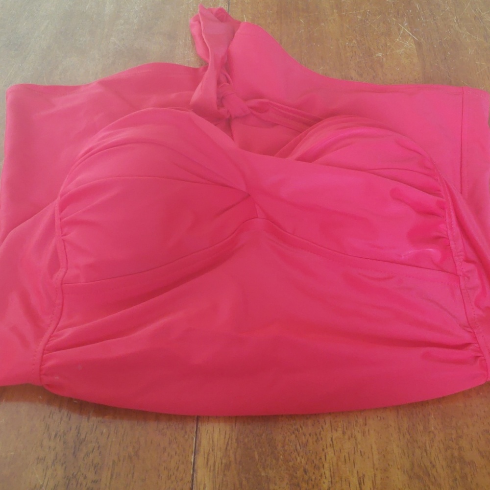 Clothes - Picture 3 of 3